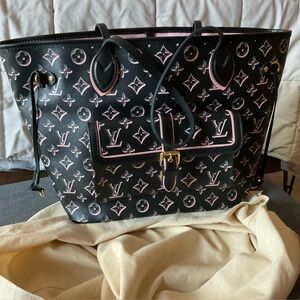 Stylish Black and Pink Designer Women's Bag